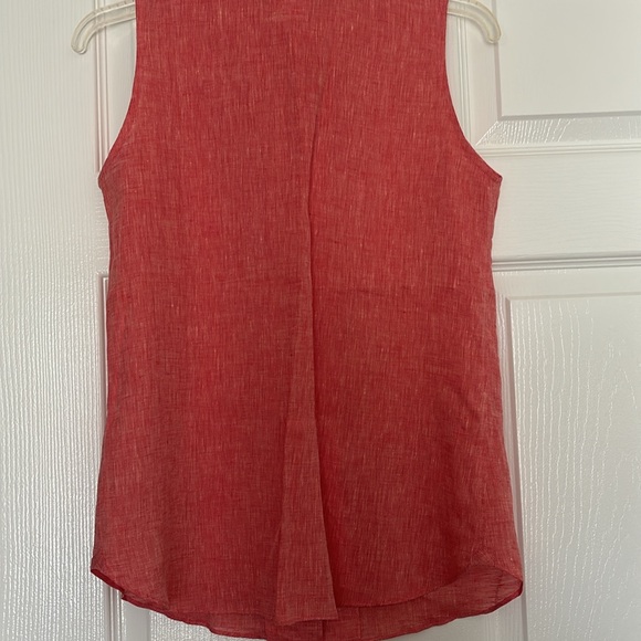 Shari’s linen top - Picture 3 of 8